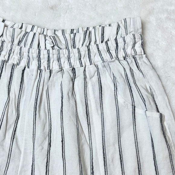 Oneill Womens Canter Striped Paperbag Shorts Size Small White Beach Pull on - Picture 6 of 9